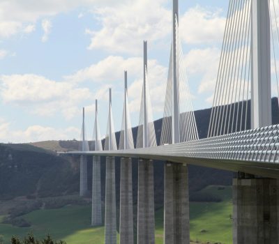 luca-onniboni-bUpwY7EdrlQ-unsplash